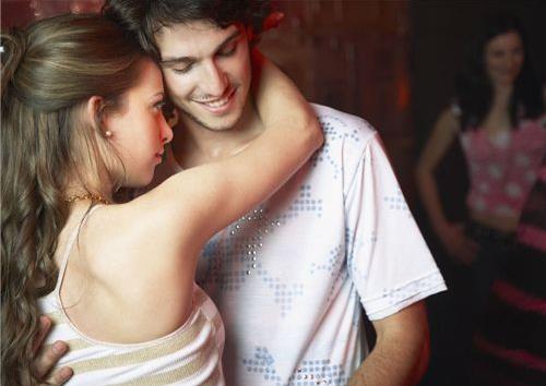 婚前性行為是什么意思?婚前性行為的看法產生原因危害及心理分析