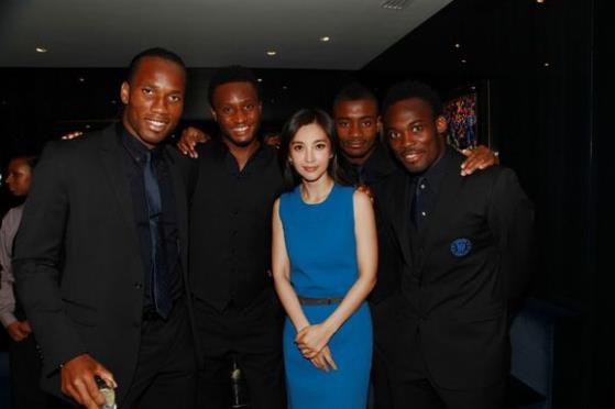 新聞:李冰冰訪問(wèn)切爾西,和眾球星合照