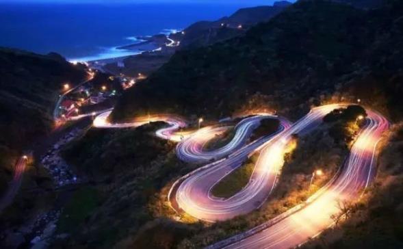 秋名山車神是什么意思什么梗?從不翻車的“老司機”稱為秋名山車神