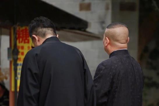 抽煙喝酒燙頭是什么意思什么梗?于謙老師真喜歡抽煙喝酒燙頭嗎