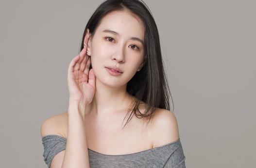 王樂君個(gè)人資料簡(jiǎn)介 王樂君圖片 王樂君電視劇 胡歌強(qiáng)吻王樂君