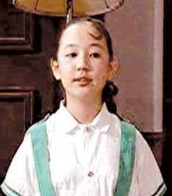 關凌在《我愛我家》中飾演賈圓圓,童星關凌與姬云飛喜得貴子,網友送名姬關干部、姬關食堂