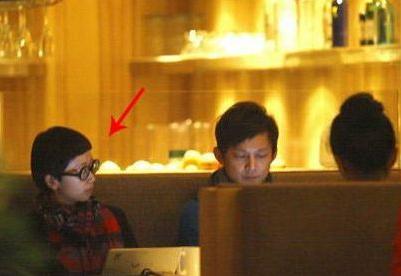 何炅結(jié)婚了嗎?湖南衛(wèi)視主持人何炅與妻子王菁情史曝光