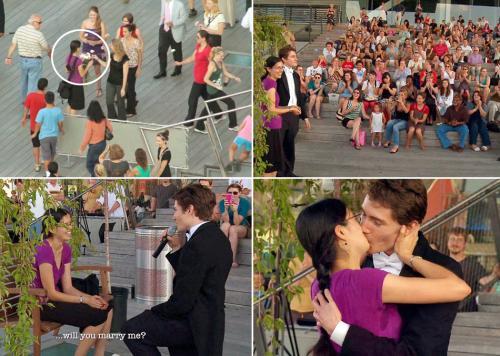 浪漫創意求婚:請“快閃族”助陣獻花求婚