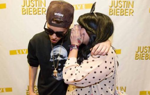 90��W�������Z˹͡-�Ȳ�һ�r�����u��Ů�۽z��18�qС����ƫ�۲��Ժ�������