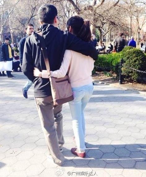 劉強東承認與奶茶妹戀情 網友們調侃吐槽送祝福