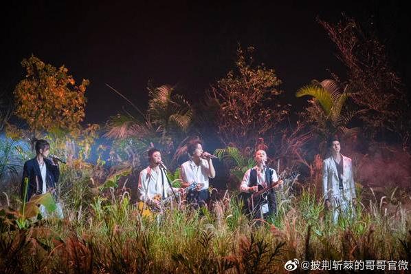 當貝投影×《披荊斬棘的哥哥》:陳小春、趙文卓...記憶里的男神回歸