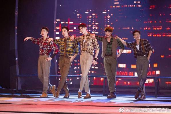 當貝投影×《披荊斬棘的哥哥》:陳小春、趙文卓...記憶里的男神回歸