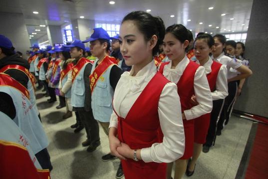 �����F·�ִ��\��Ů־Ը��¶���ȣ��RPС��ȹ��y�GĨ��������(�M�D)