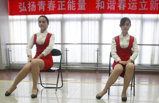 �����F·�ִ��\��Ů־Ը��¶���ȣ��RPС��ȹ��y�GĨ��������M�D