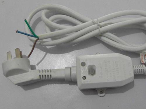 熱水器常開保溫并不費電,熱水器插頭不宜頻繁的插拔