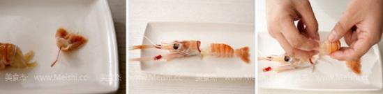 小龍蝦怎么剝殼？巧剝小龍蝦的方法
