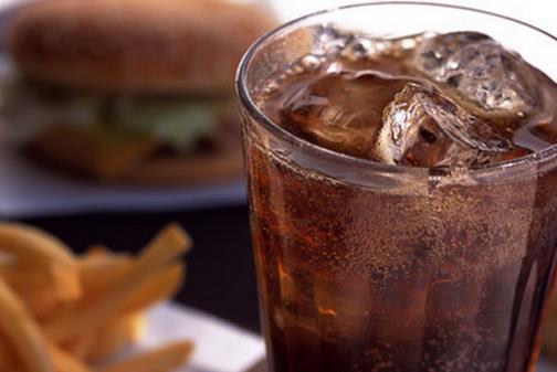 常喝碳酸飲料有什么壞處？喝碳酸飲料的危害