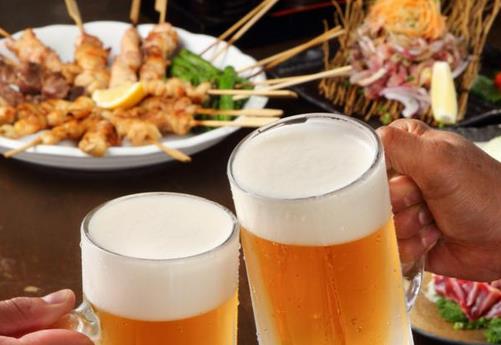 吃海鮮可以喝啤酒嗎？吃海鮮喝啤酒有哪些危害