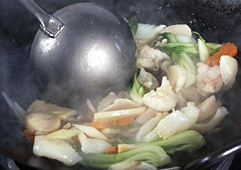 炒菜是否需要蓋鍋蓋呢?炒菜蓋鍋蓋好不好