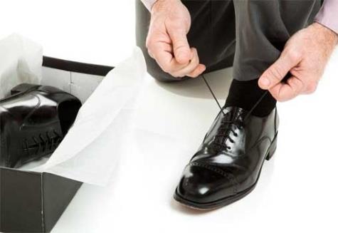 新皮鞋磨腳怎么辦？新皮鞋磨腳后跟簡單解決辦法