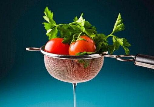 用淘米水洗水果對嗎？正確吃水果的方法