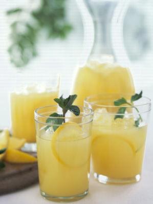 口臭大怎么辦？桂花檸檬水讓你口氣如蘭