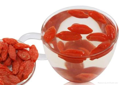 喝枸杞泡酒的功效-枸杞泡酒有什么好處