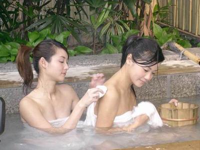 女性泡溫泉要注意什么?女人泡溫泉的注意事項(xiàng),泡溫泉多長(zhǎng)時(shí)間最適宜