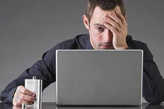 男人身體的疲憊感循環圈影響生活，30歲男人身體機能的減弱表現