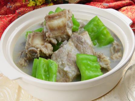 夏天吃什么菜降火？苦瓜燉排骨的做法