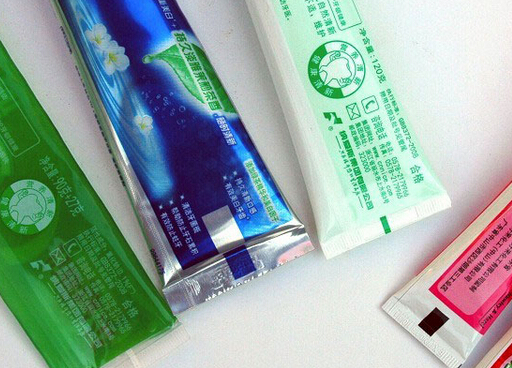 牙膏底部顏色代表什么?怎樣挑選牙膏?