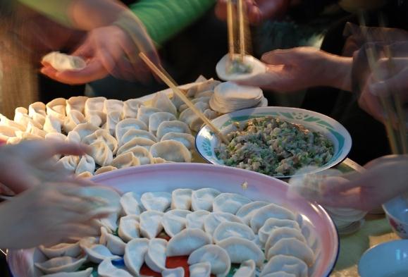 如何快速包餃子?快速包餃子的小竅門