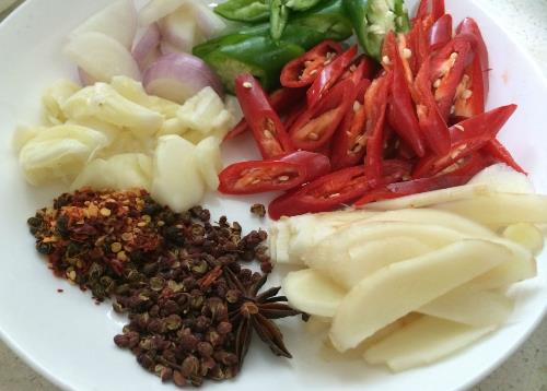 炒菜時如何放好蔥姜蒜?蔥姜蒜的食用注意事項