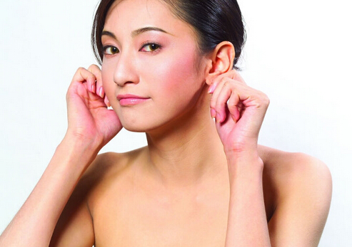 坐飛機耳朵疼怎么辦-為什么坐飛機耳朵疼?