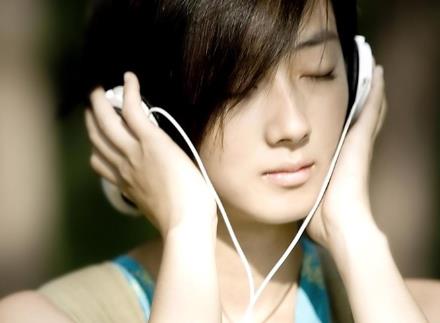 經常戴耳機好嗎?長時間戴耳機有什么危害