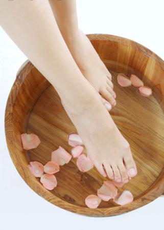 女性冬季如何預防流行性感冒？預防感冒應該怎么做？如何提高免疫力？姜水泡腳防感冒