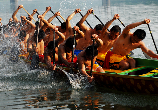 賽龍舟的風(fēng)俗-賽龍舟的文化內(nèi)涵