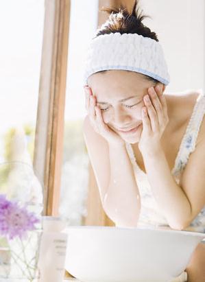 白醋洗臉有什么好處？用醋洗臉的正確方法