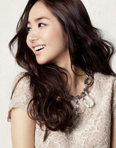 三十歲女人如何保養？女人愛美麗美容護膚從肌膚保養開始