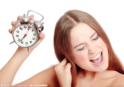 熬夜對糖尿病人的危害:經(jīng)常熬夜睡眠不足會使血糖容易波動