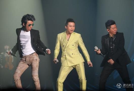 我是歌手羽泉奪冠，鄧超被贊“真歌王”，羽泉與好友鄧超的搭檔演唱獲得總決賽第一輪的第一名