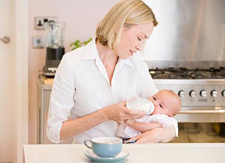 寶寶不吃奶粉怎么辦?寶寶不吃奶粉時媽媽需注意