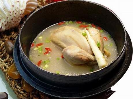 寶寶喂養誤區:雞湯比雞肉有營養