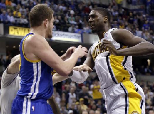 奧本山宮殿事件：步行者勇士末節群毆，5人技術犯規黑姚明遭逐