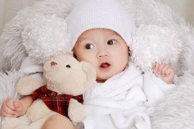 新生兒用什么枕頭好？如何選購嬰兒枕頭