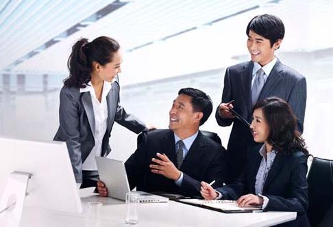 職場(chǎng)女性的說(shuō)話(huà)技巧:職場(chǎng)女白領(lǐng)必學(xué)的甜言蜜語(yǔ)和說(shuō)話(huà)技巧