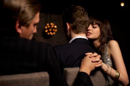 謹防綠帽子:如何判斷女人出軌?女人出軌的5大蛛絲馬跡