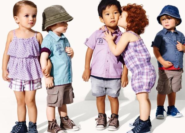 小學生互稱“老公老婆”成人話雷翻家長，反映什么社會問題