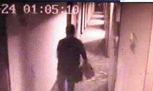 絕癥男子約女網(wǎng)友開房被騙，被偷包裸身出房追回，奪下對(duì)方兇器打跑4人