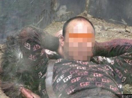 廣東森林公園一位80后男子咬死鴕鳥，并吮吸鴕鳥的血液