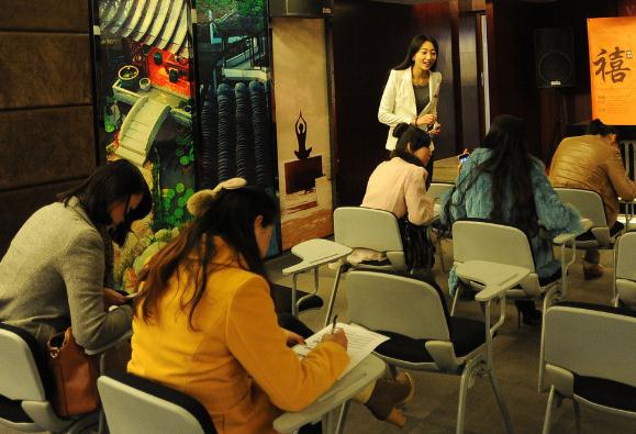 億萬富豪相親團走秀武漢遇冷,169名女孩赴約5人入圍