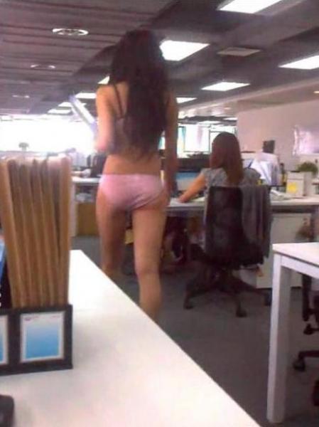 內衣門事件:內衣上班姐是何方神圣?噴血內衣上班姐爆紅網絡