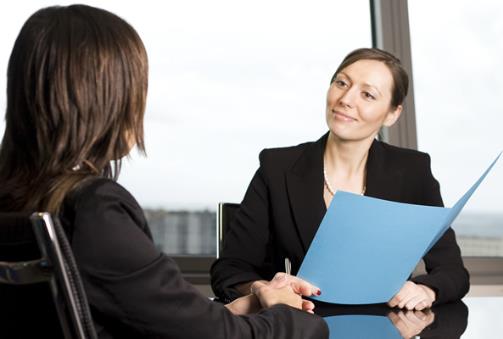 求職面試時如何自我介紹？求職面試自我介紹的禁忌