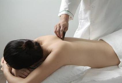 刮痧拔罐的好處是什么?刮痧拔罐后注意事項及誤區(qū)